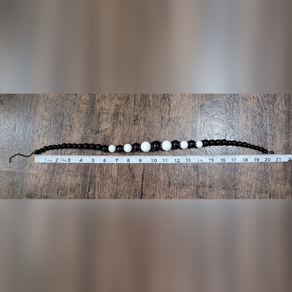 Black & White Round Bead Necklace - Picture 2 of 2